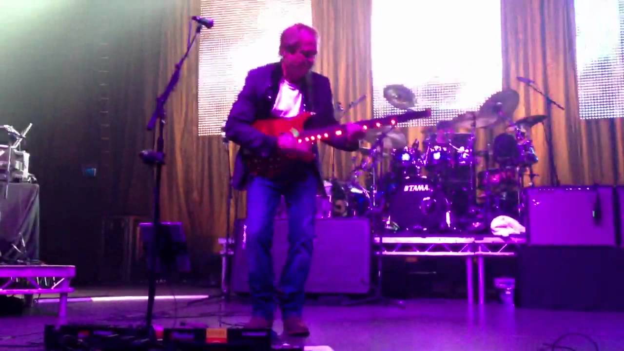 Level 42 Guildford G-Live 2012 Mark King Bass Solo