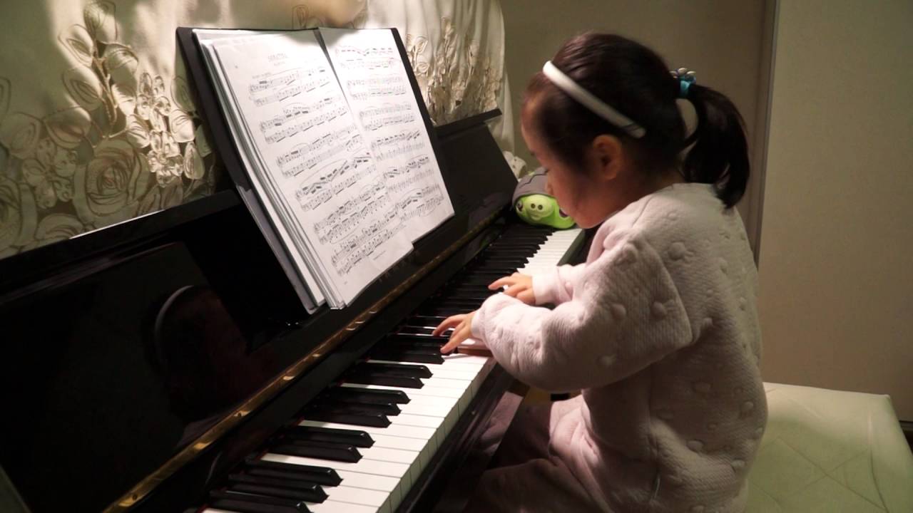 Anke Chen Age 5 Plays  Clementi Piano Sonata in D Major Op 36 No 6 1 Allegro con spirito 2016 4 16