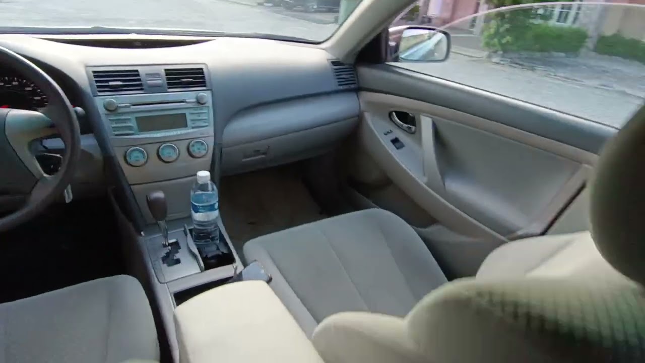 2009 TOYOTA CAMRY LE GREY..REGISTERED
