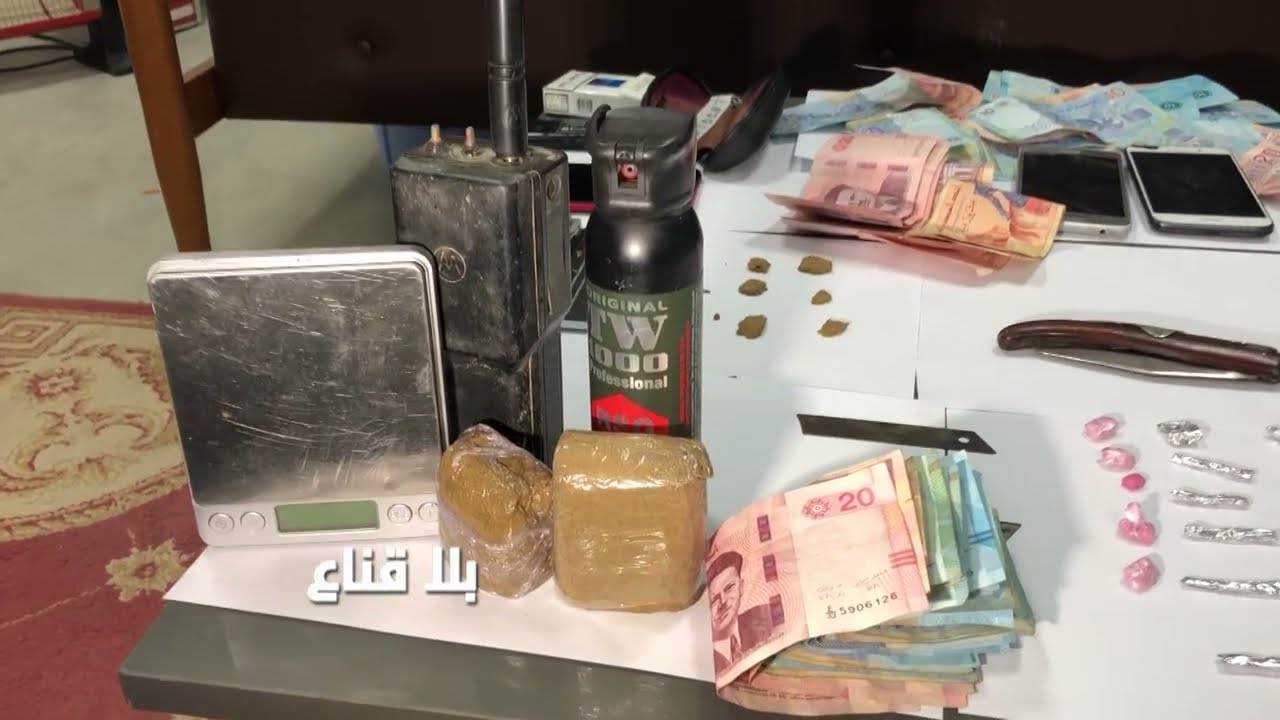 لحظة الاطاحة بأكبر مروجي الحبوب المهلوسة بأريانة..محجوزات صاادمة ومبالغ مالية ضخمة
