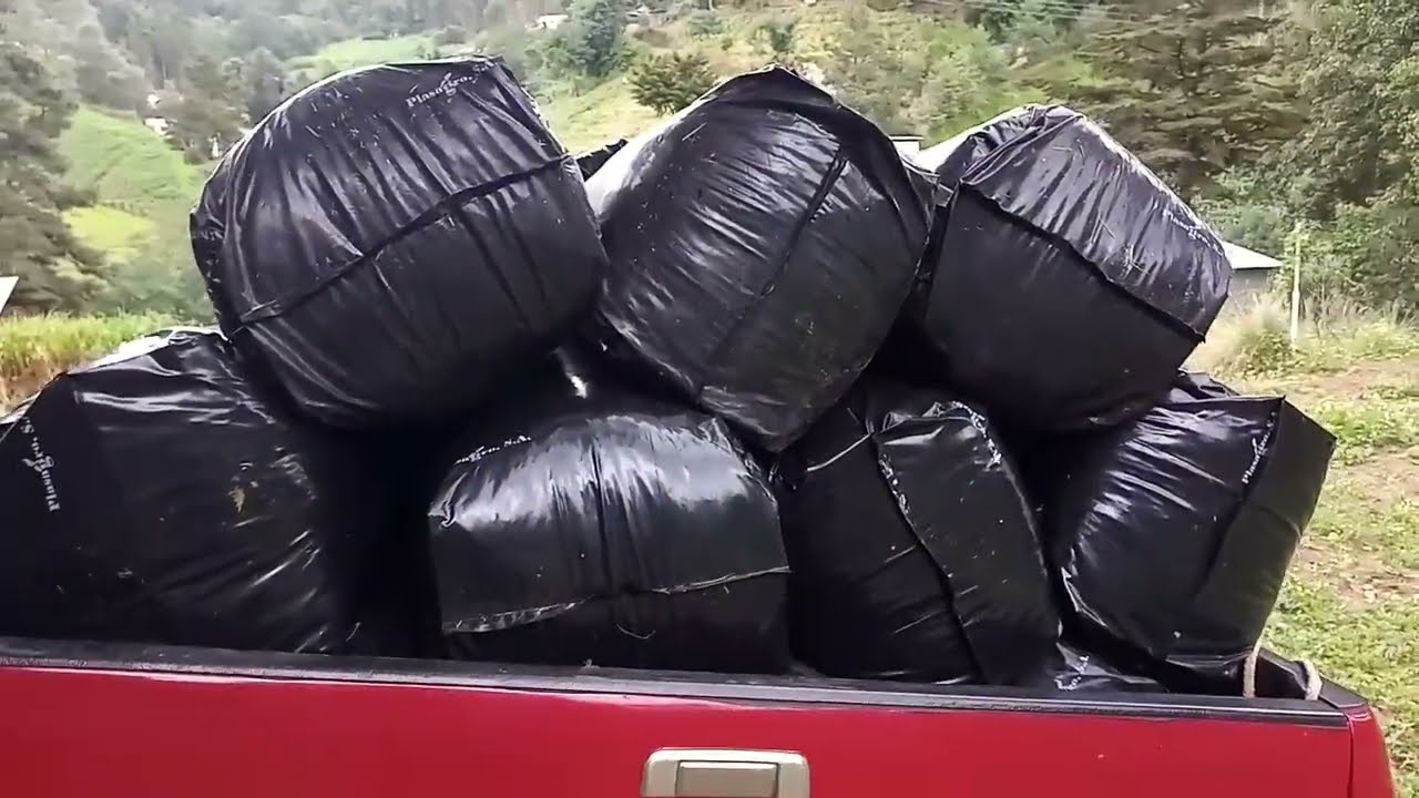Como hacer una ensiladora o compactadora manual!!