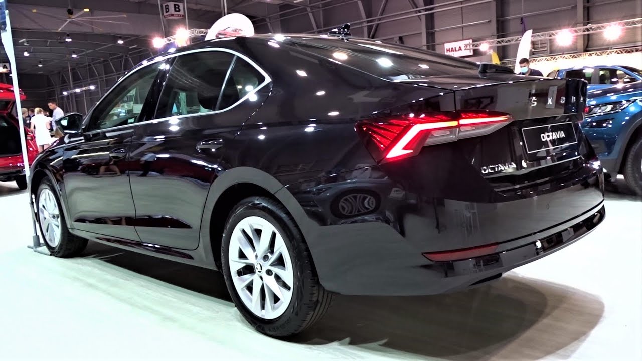Skoda Octavia Hatchback - Interior, Exterior, Walkaround - Autoshow Prague