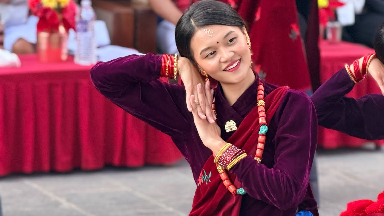 Baja ma Pani nachiyo🤭💃||Pokhara ma sarai jado bhadyo🤦‍♀️||Happy loshar🩵