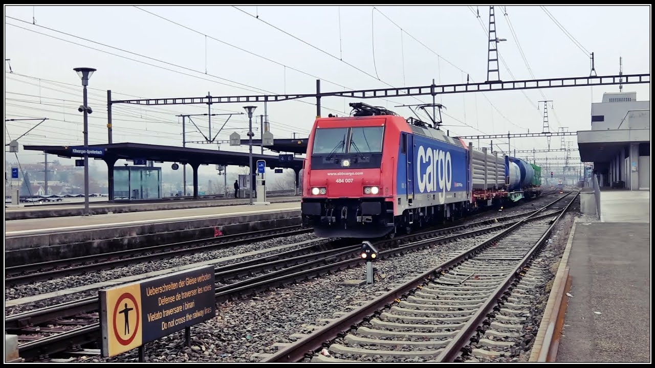 Warten auf die Weiterfahrt! Das Signal stellt auf Grün!