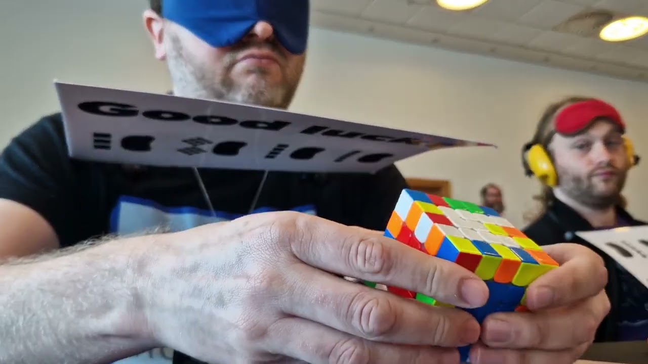 Hilariously painful attempt at blindfold-solving a 5x5x5 Rubik's cube