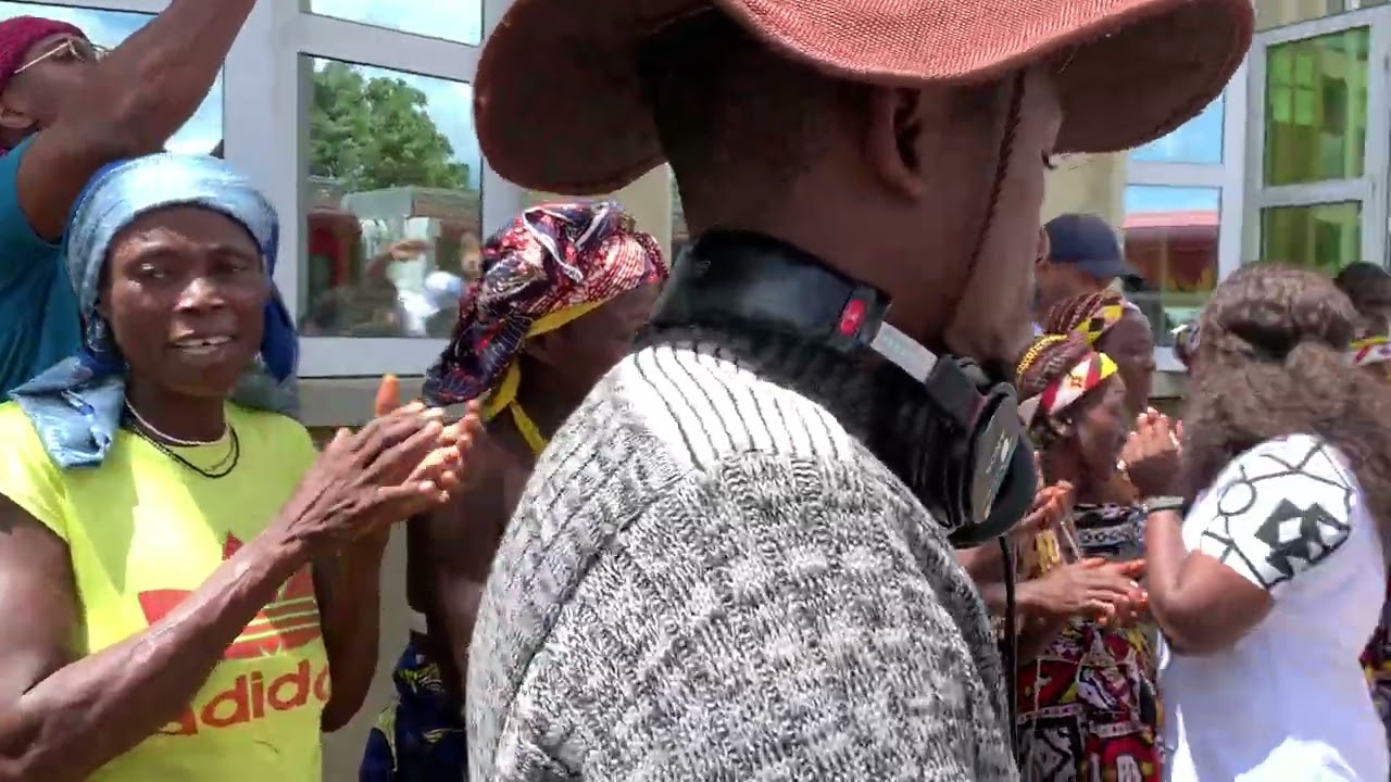 ESTAÇÃO DE 1ª CLASSE DA BIBALA HUÍLA, O povo Umbi e o povo Nhaneka. Cultura 100% angolana