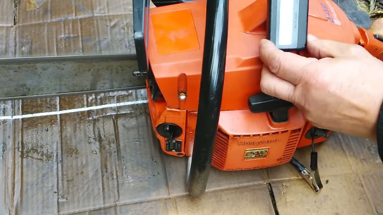 Husqvarna242XP 初期型始動しました。