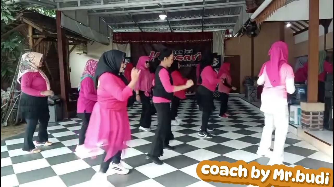 Baila con la Ola line dance#choreo by bee trias(Ina)#demo by Budhi studio