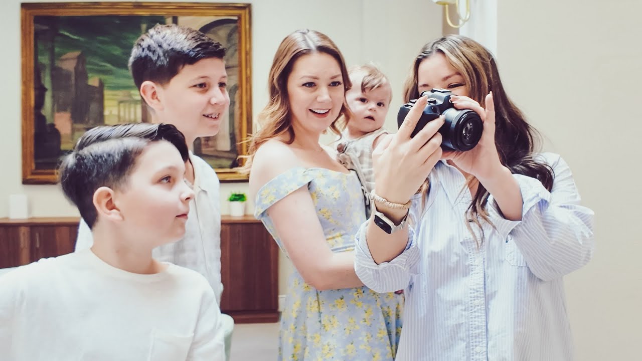 Indoor Family Photography Session Behind The Scenes with Lindsay and Canon R6