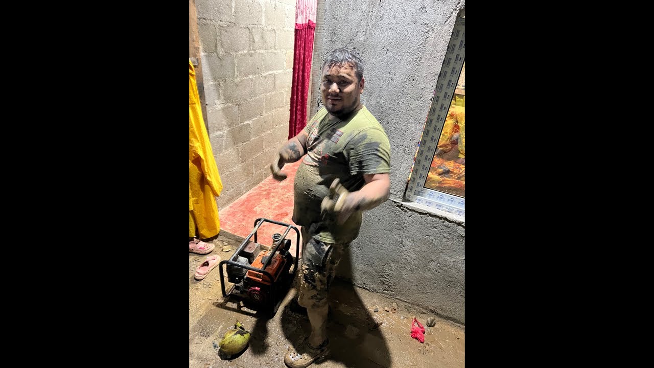 Cristian encontró petróleo en su. Casa!!!