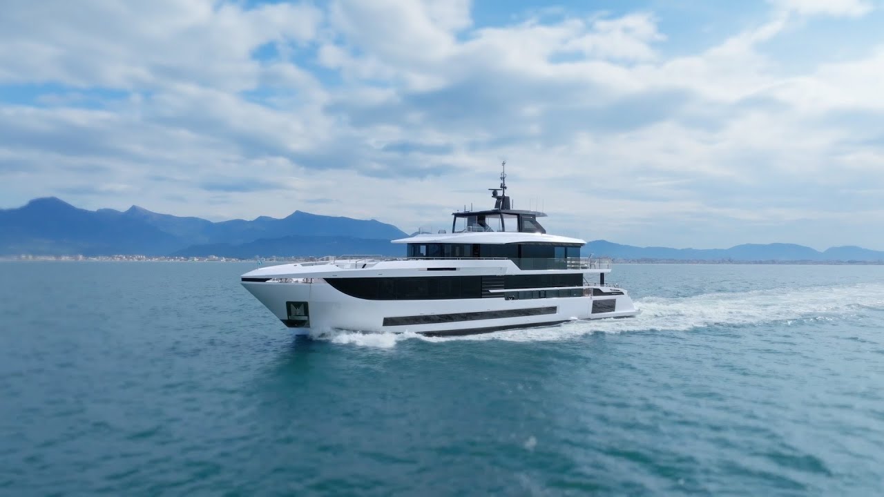 Mangusta Oceano 39.3: Designed to go far. Built to feel like home.