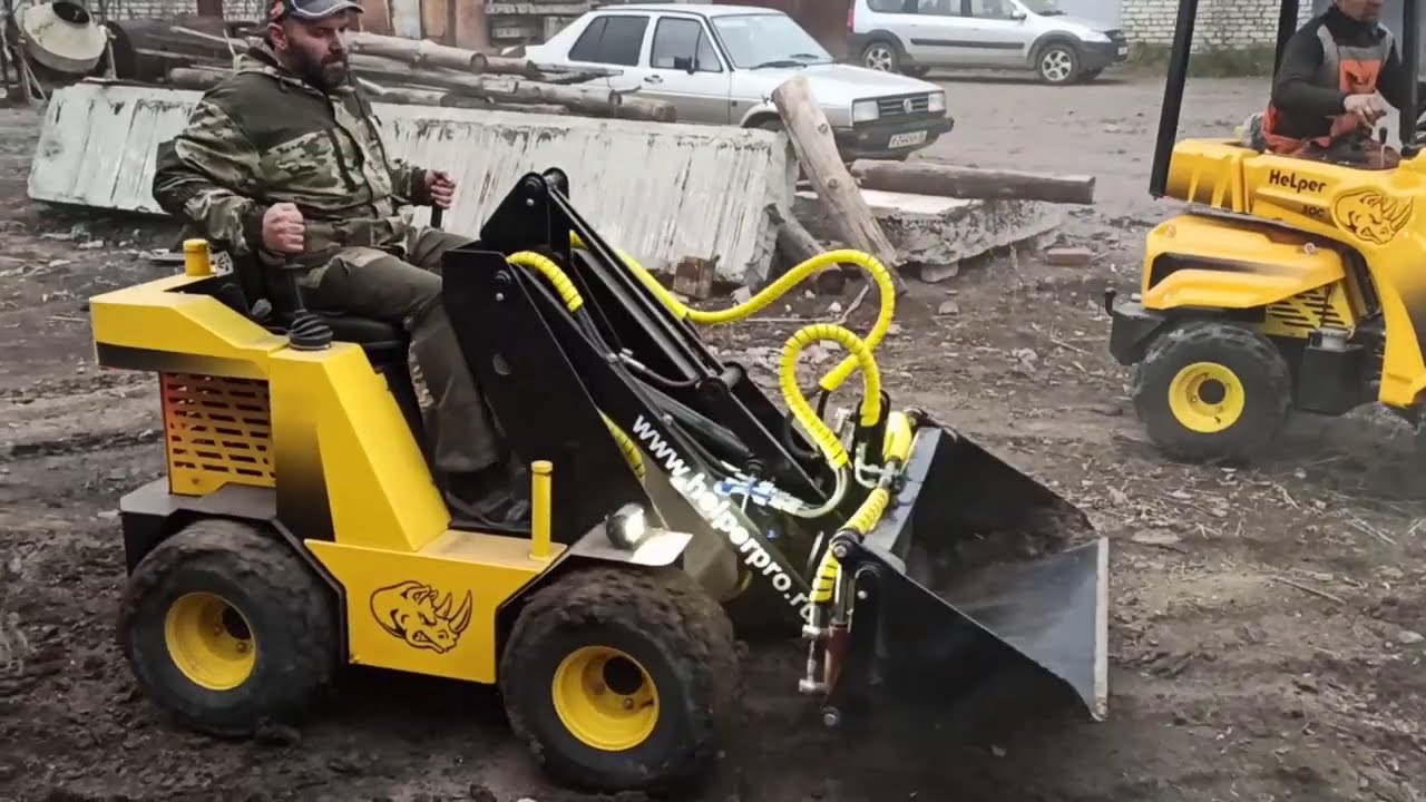 Видеообзор бортоповоротного мини погрузчика