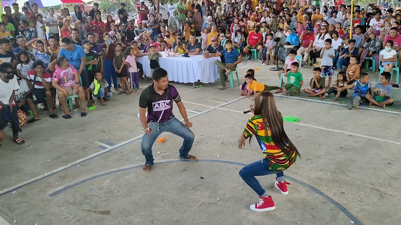 pagalingan ng kembot at giling/panis si singkit kay kuya/panalo