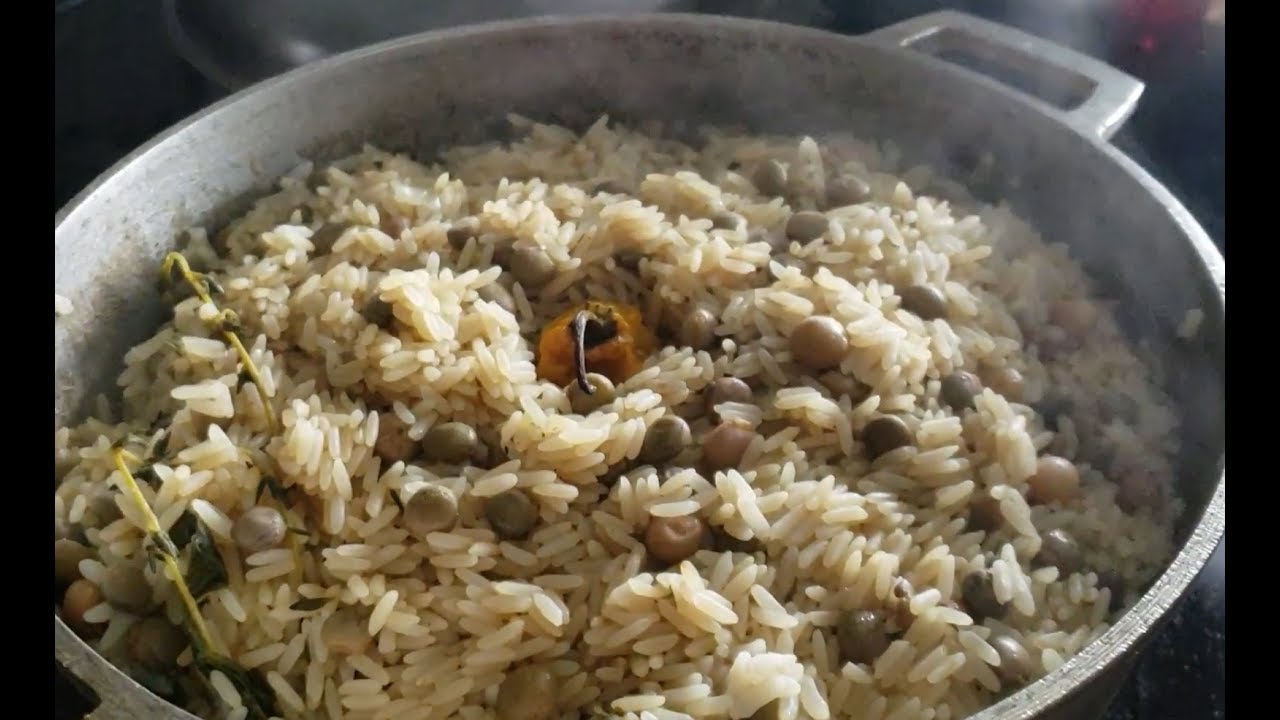 How to make Haitian Style pigeon peas and rice (diri ak pwa congo)