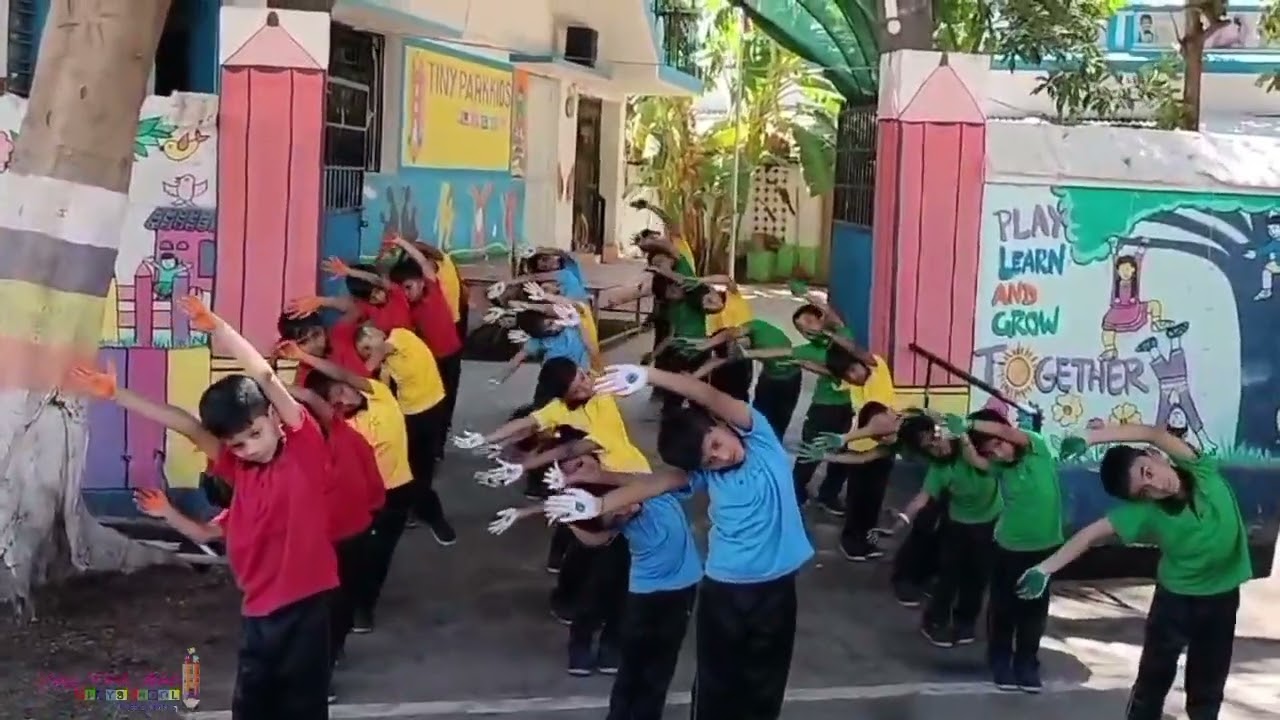 Tiny park kids play school #Trip
