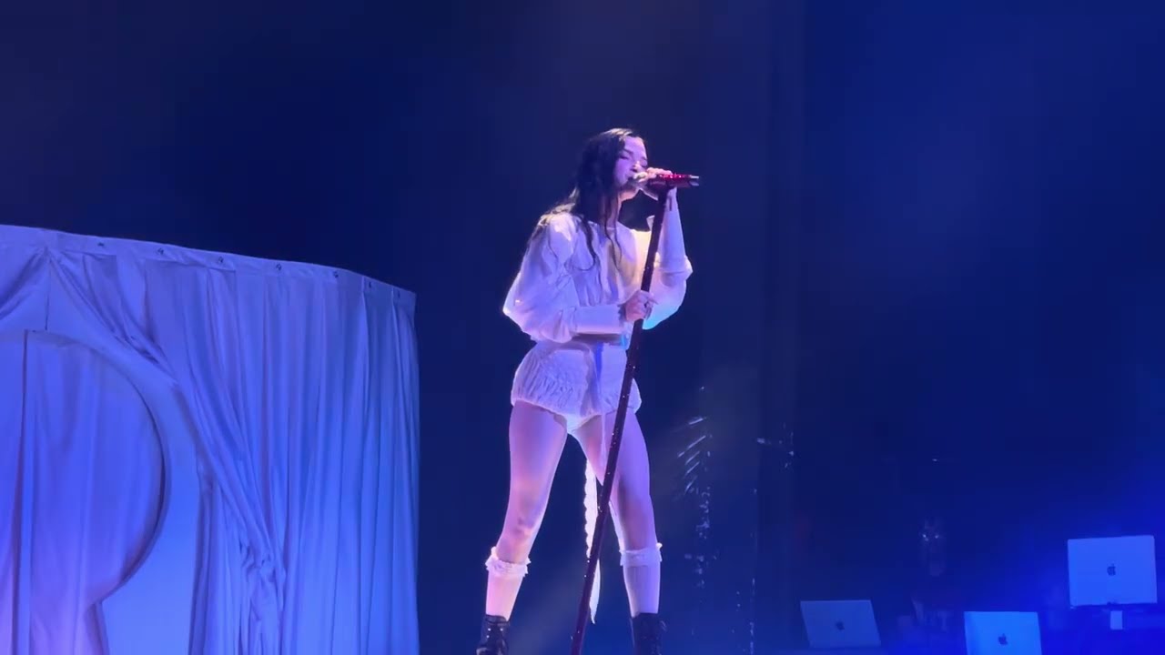Poppy - The Cost of Giving Up (LIVE @ Brooklyn Paramount - Brooklyn, NY - 04/01/2025)