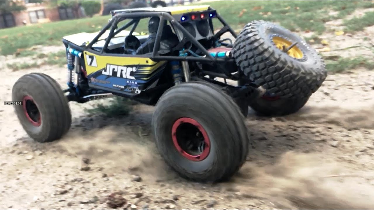 Axial Bomber RR10 - Testing Air Filled Beadlocks Tires At Park