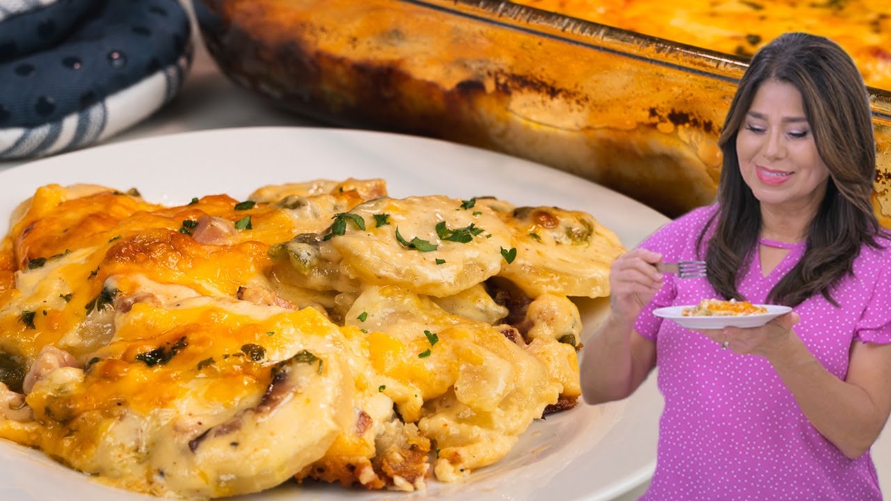 Запеченный картофель по-юго-западному с кубиками ветчины и зеленым чили: сливочный, сырный и тако...