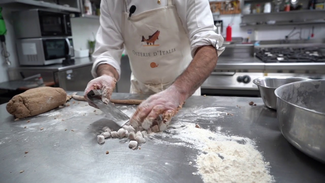 Chesnut gnocchi / Gli gnocchi di castagne - How It's Made / Come si fa?