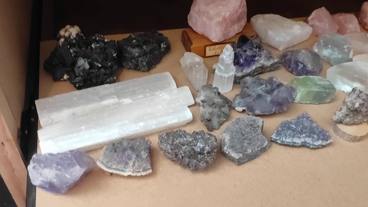 Showing off my gem and mineral collection (Rock Shelf Tour Part 1)