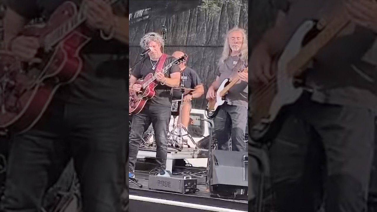 Je&scaron;tě jedno kafe bych si dal. Možn&aacute; i dvě&hellip;😁 #rumcajk #music #live #rock