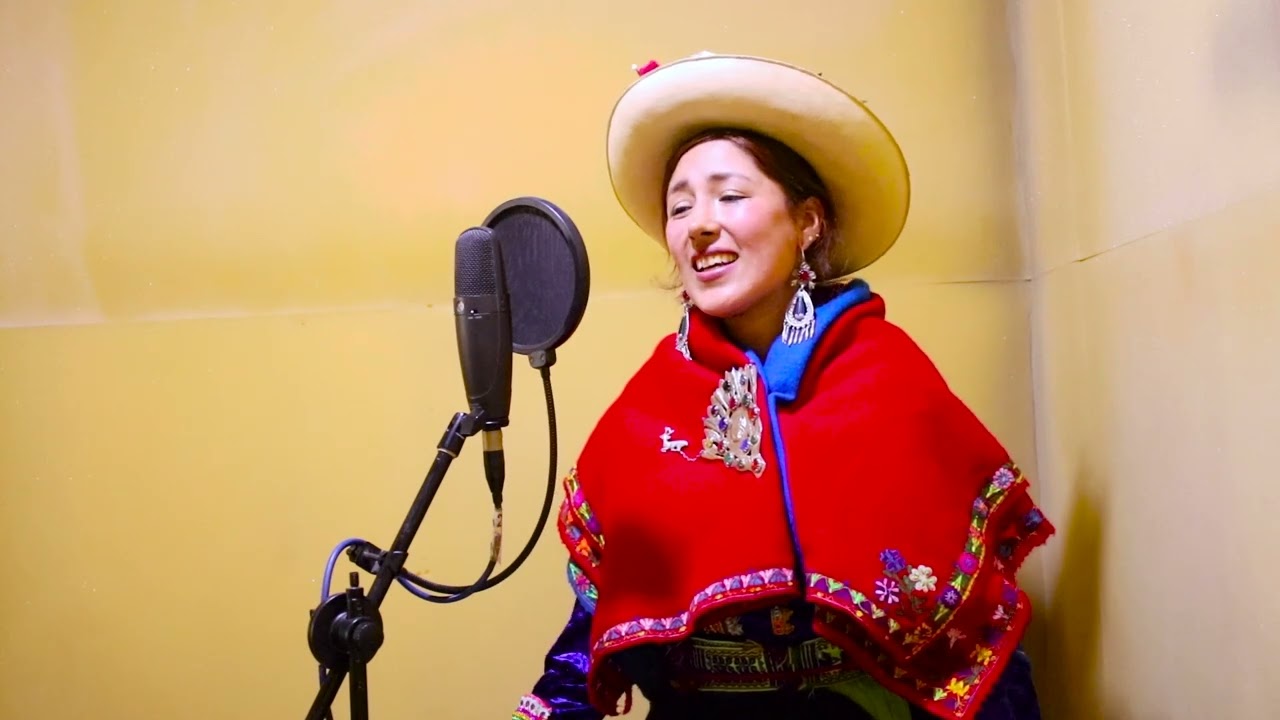 NOCHES ENTERAS Canta Verónica Soto