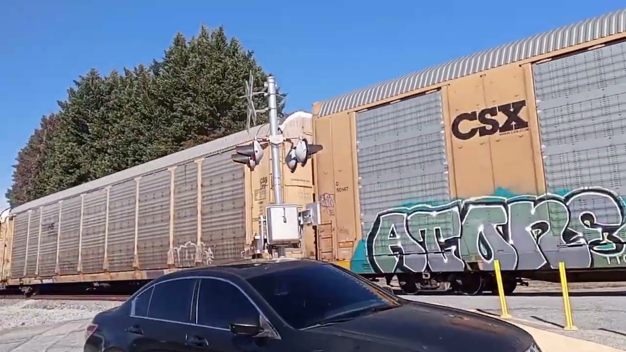 NS 4279 leads 18D entering Union, SC