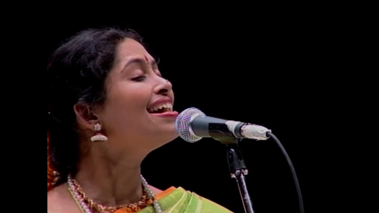10 Nithyasree Mahadevan dEvi nIyE tuNai keeravANi pApanAsam Shivan
