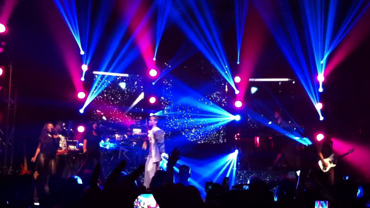 Rihanna - What's My Name (w/ Rack City Interpolation) LIVE (777 Tour, Toronto, 11/15/2012)