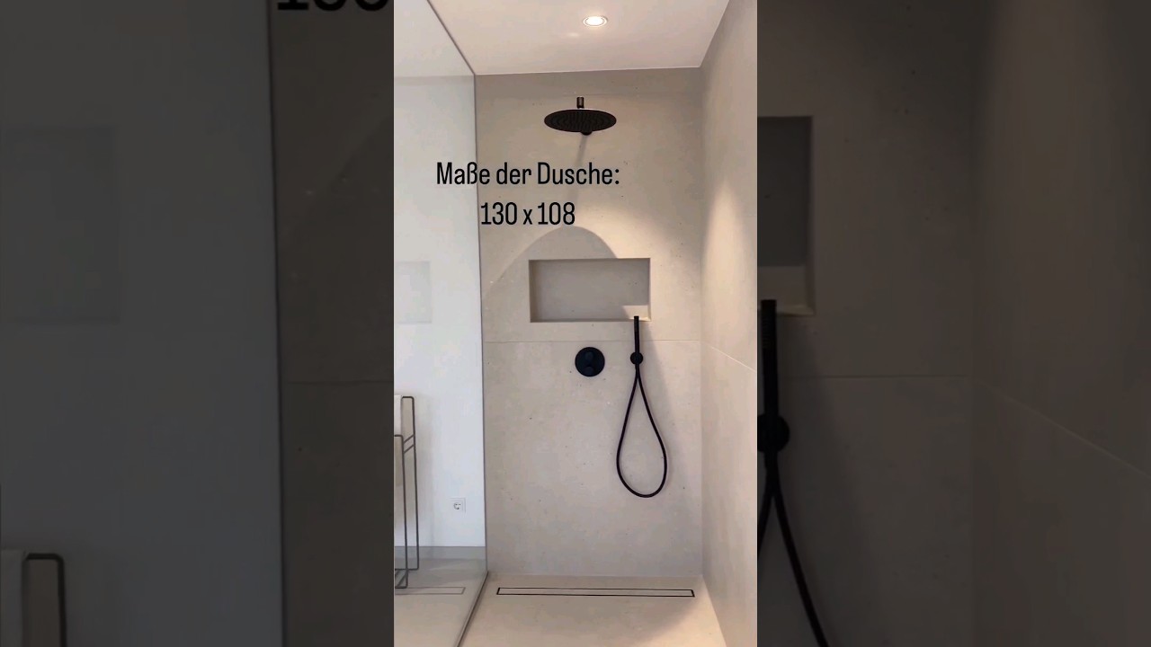 Badezimmerplanung: Inspiration f&uuml;r ein modernes Badezimmer Elternbad G&auml;stebad mit gro&szlig;en Fliesen