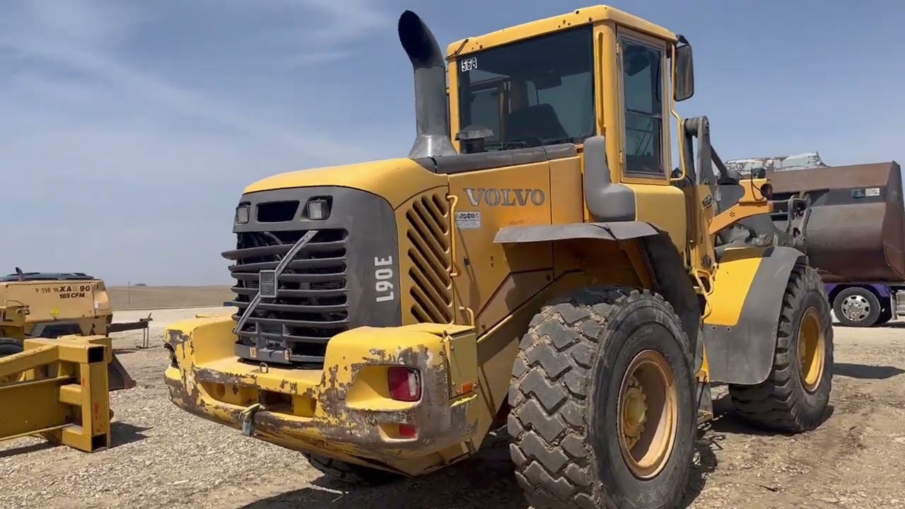 Volvo L90E Loader