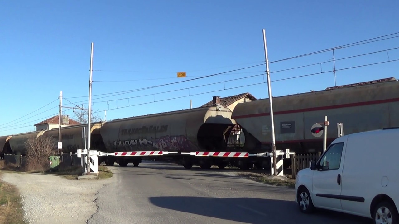 Passaggio a livello di Regione Madonna Prati - Centallo (CN) / Level Crossing / Spoorwegovergang