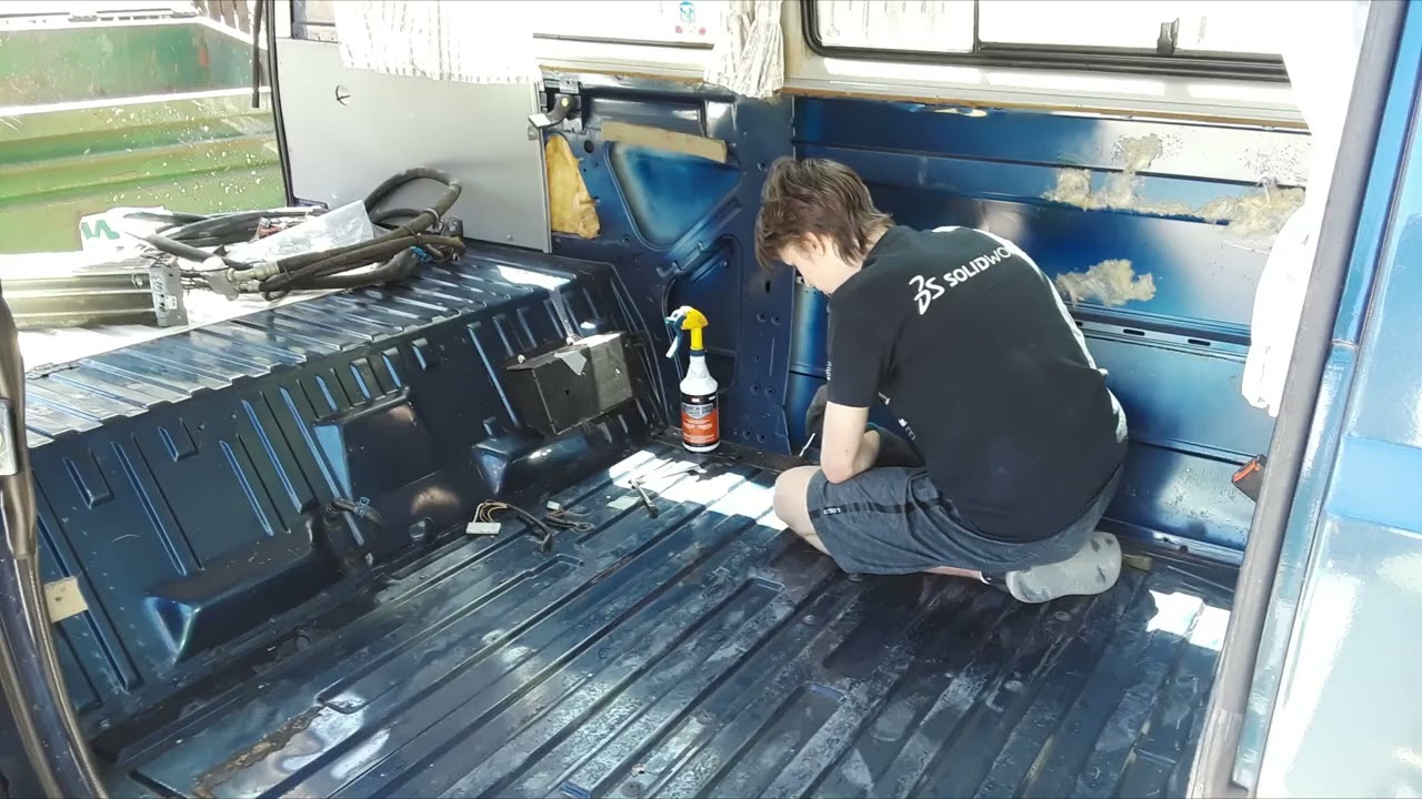 Restoring and Rebuilding Another VW Vanagon !