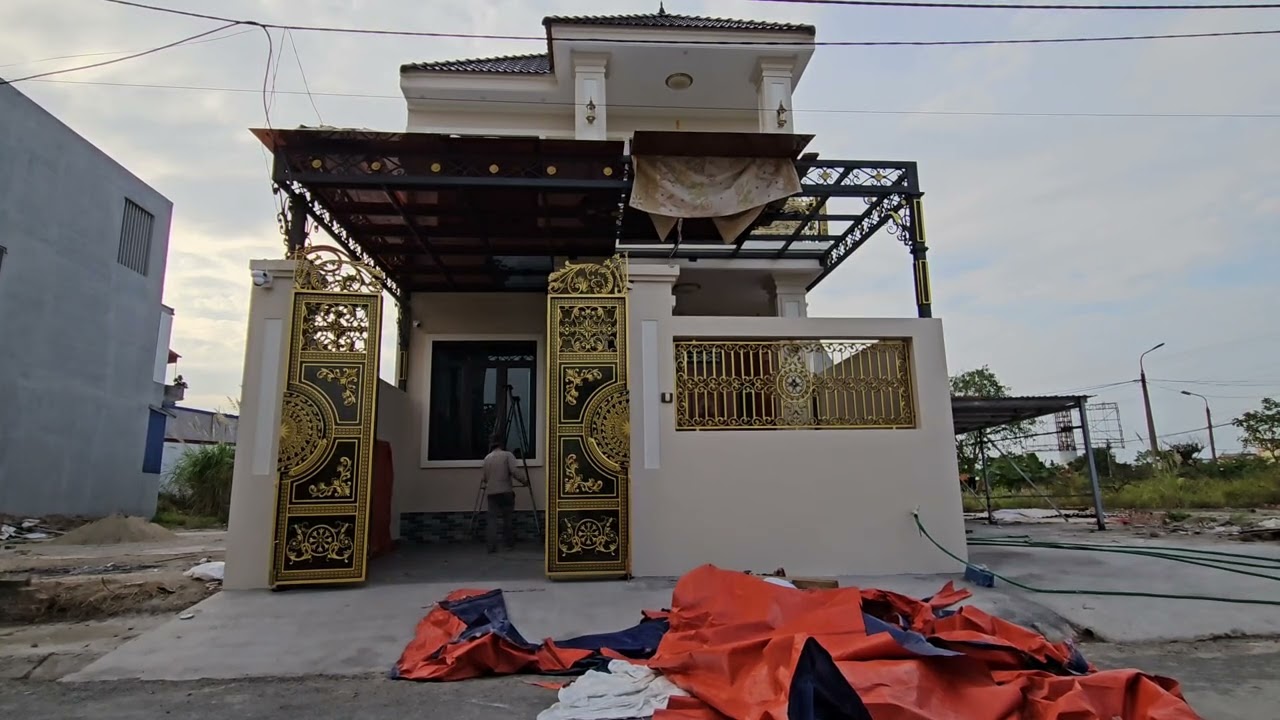 Thợ bắn nhựa mầu mái hiên nhà đẹp...