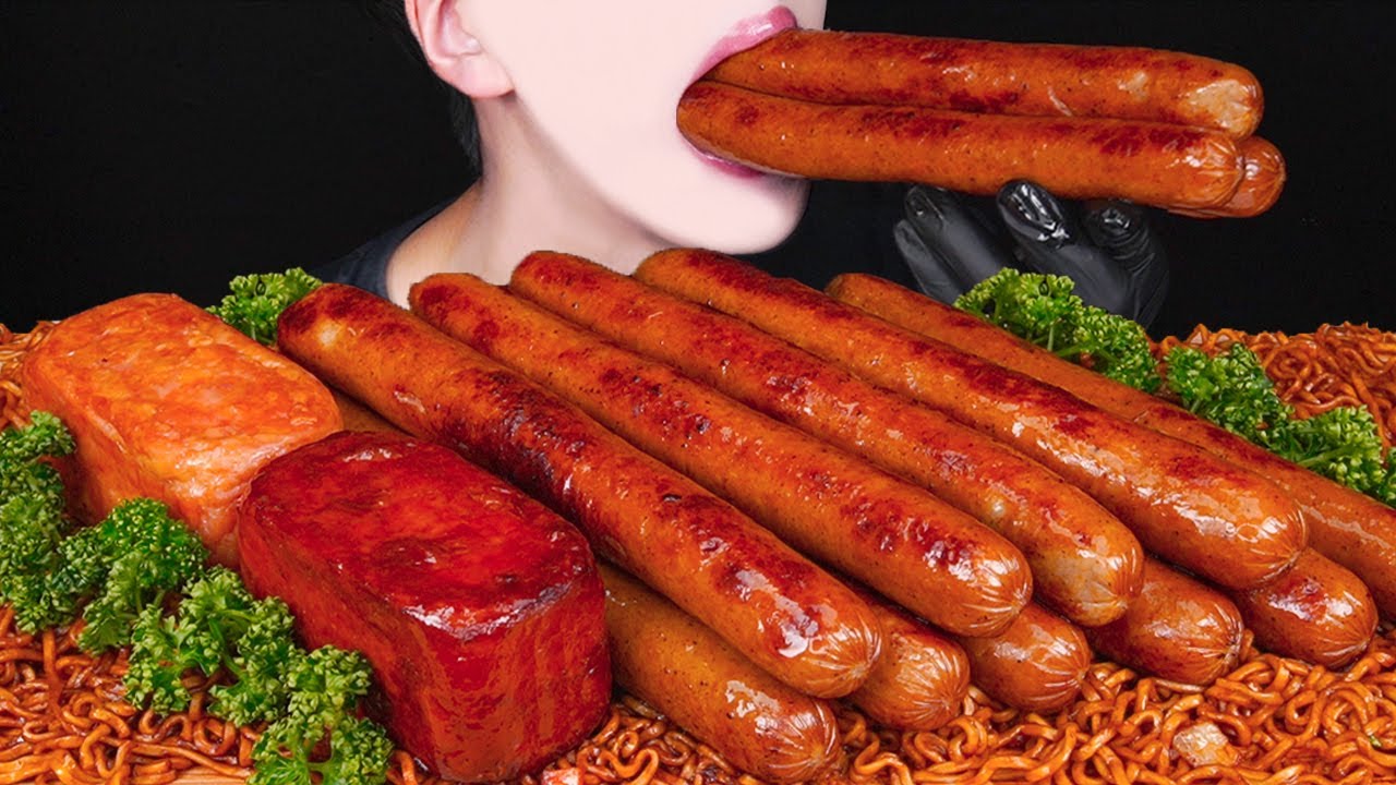 ASMR SPICY SAUSAGE SPAM BLACK BEAN FIRE NOODLES COOKING MUKBANG 소세지 먹방 ソーセージ 咀嚼音 Sosis EATING SOUNDS