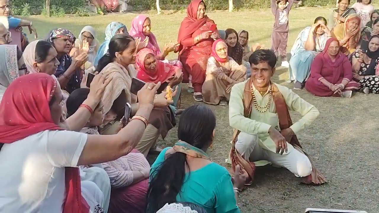 क्यों रोव r खड़ी खड़ी मेरे रोटी साग बना दे