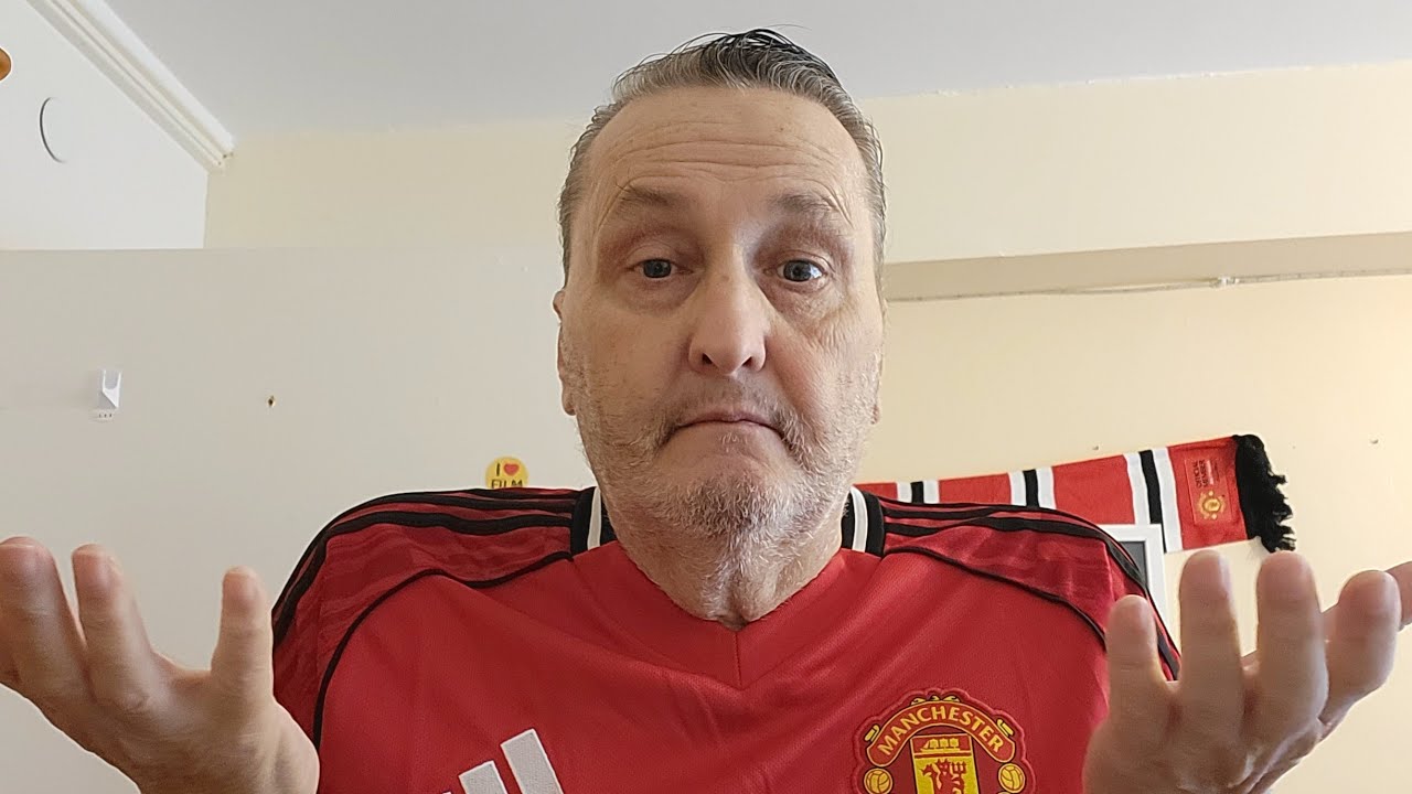 Who is in the running to become the next Manchester United manager? 
