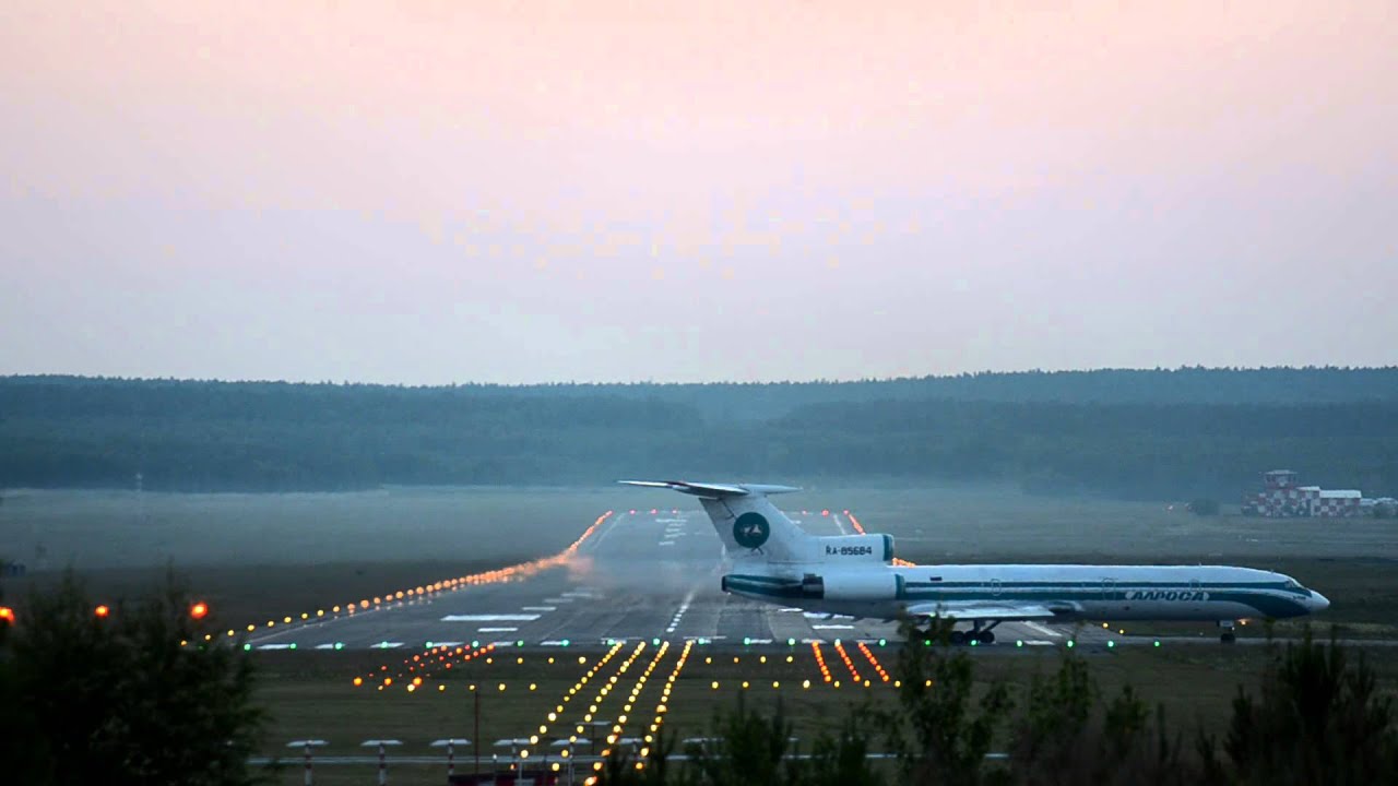Руление и взлет Ту-154 RA-85684 а/к Алроса  RW29 KJA/UNKL