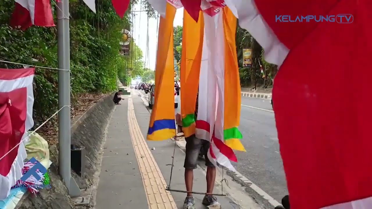 Bendera Merah Putih Hiasi Jalanan Bandar Lampung, Pedagang Musiman Harap Penjualan Meningkat