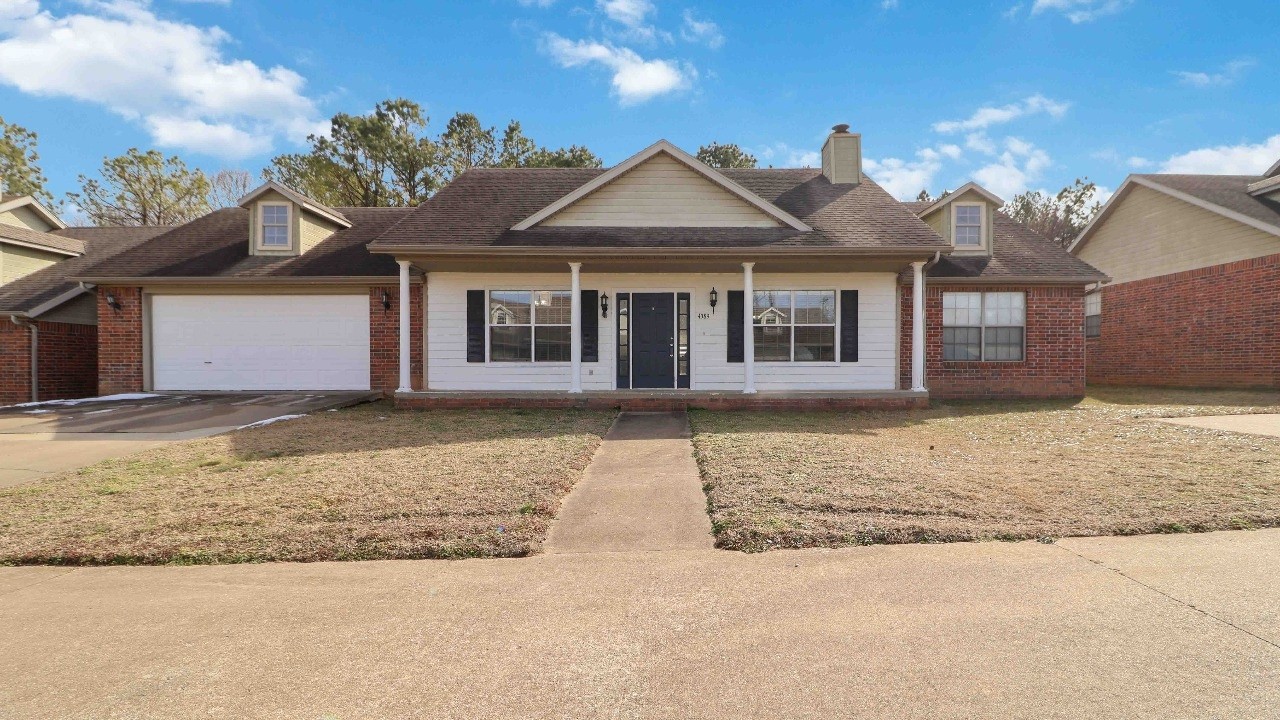 4389 E Holiday Drive, Fayetteville, AR 72701