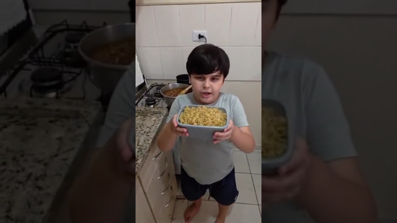 Como fazer um macarrão ao molho vermelho rápido e fácil e saboroso