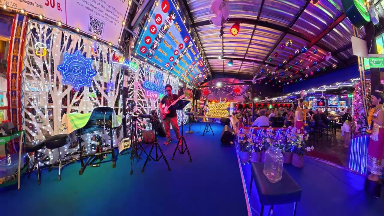Pattaya Sailor Bar / Noom - APACHE / Bar & Restaurant