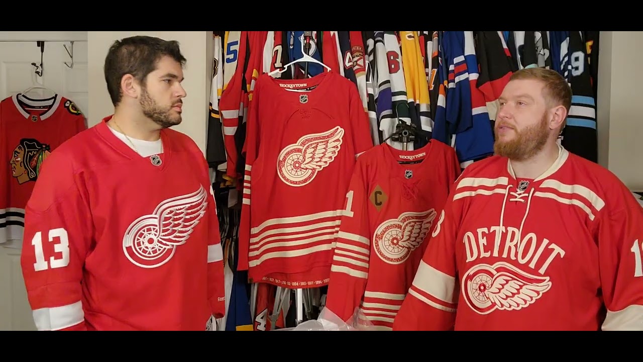Распаковываем новую футболку Detroit Red Wings Centennial — для сравнения Premium и Breakaway!