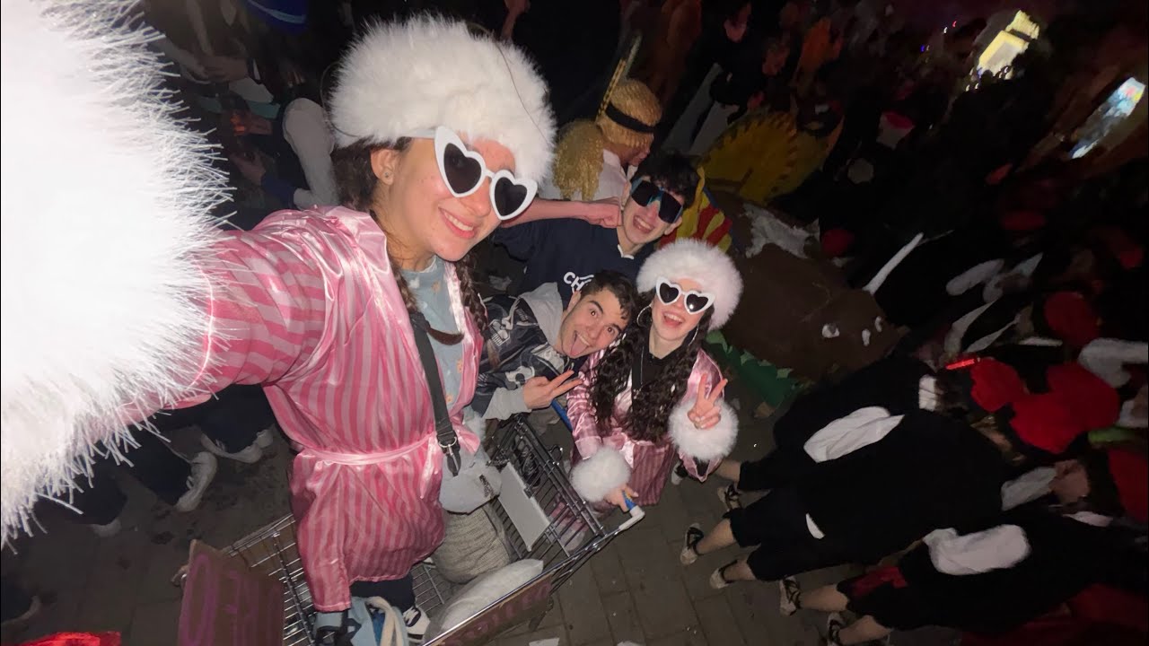 SOBREVIVIM CARNAVAAAAAAL AMB UN CARROO🔥🥵