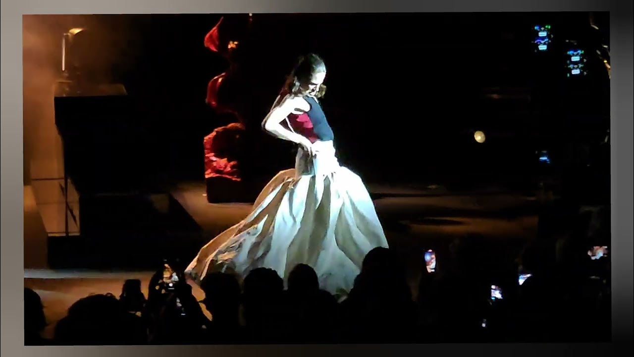 Ma bien Aimée bye bye - Christine & The Queens Nuits de Fourviere (Live) @christineandthequeens