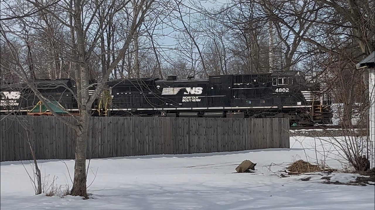 NS 4802 leads NS 71T (Mt Carmel, IL to Francisco, IN) eastbound 2/8/26 12:56 PM
