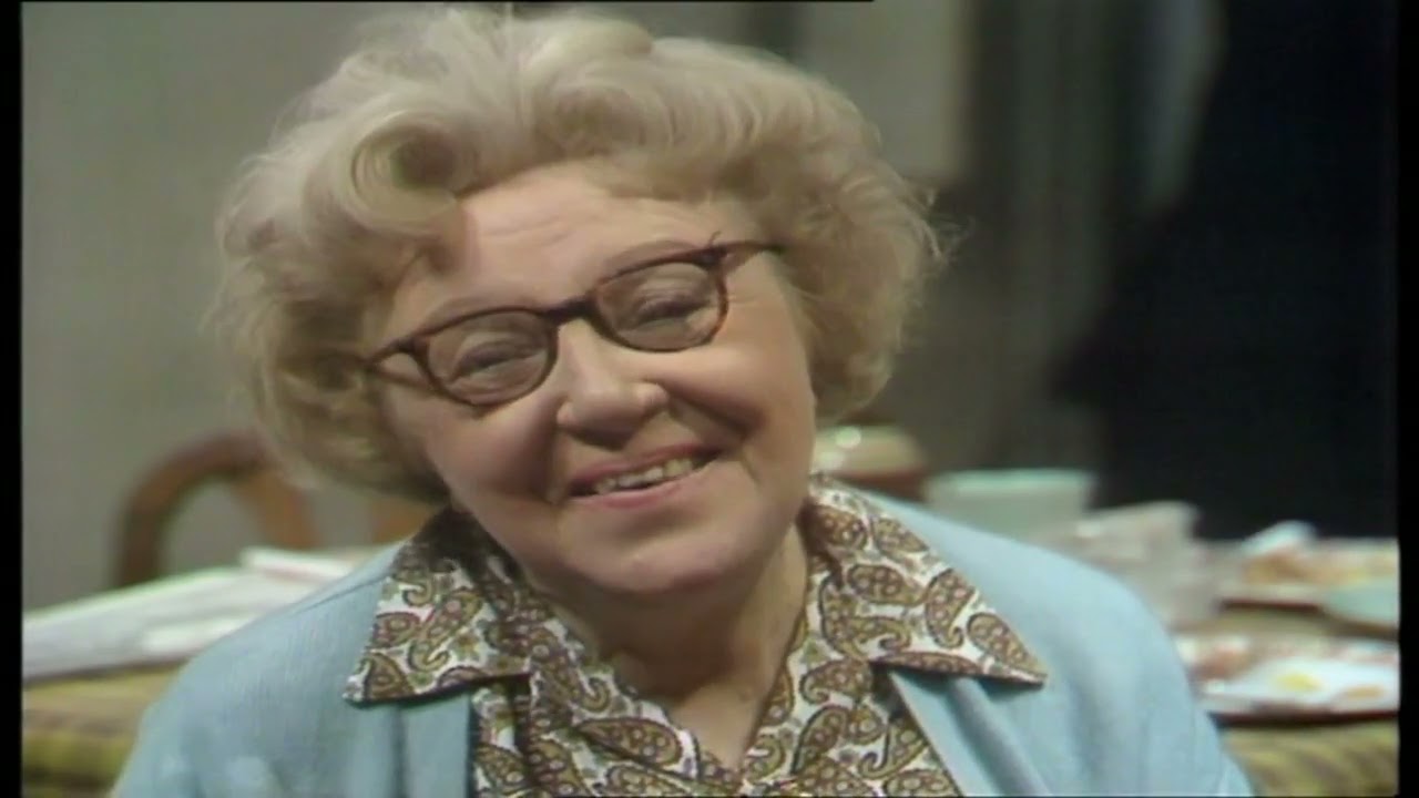 On The Buses Series 7 Episode 10 What The Stars Foretell