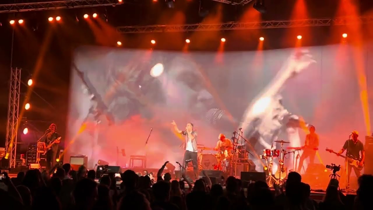 מוניקה סקס  בקיסריה -   הר של בייגלך