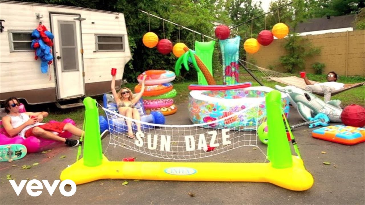 Florida Georgia Line - Sun Daze (Lyric Video)