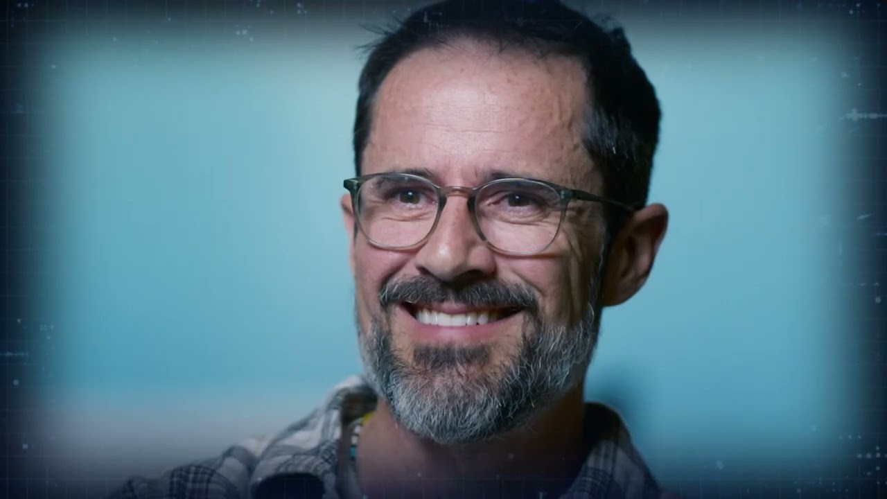 Twitter : Breaking the Bird trailer